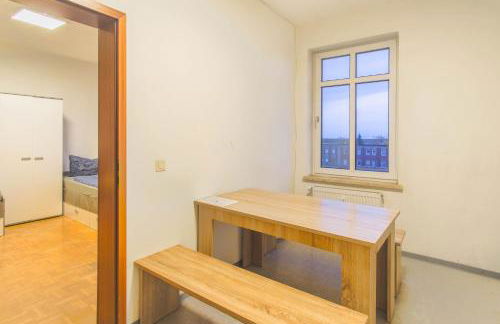 A place to stay - single beds, tv - Foto 5