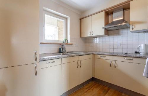 Bright, Modern One-bed With Stunning View of Thames - Foto 30