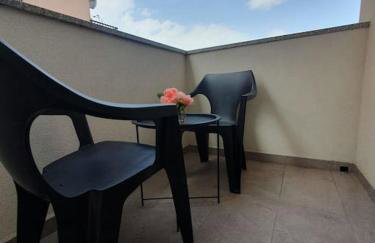 City heaven,self check in, with free parking - Foto 36