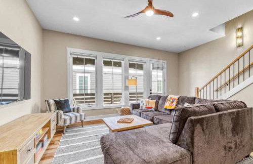 Luxe by the Lake - Pool Access - Photo 27