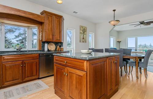 Epic ocean views at this private retreat just minutes from the beach - Foto 3