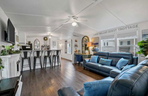 Near Water Lake Dallas Home with Furnished Patio! - Foto 1