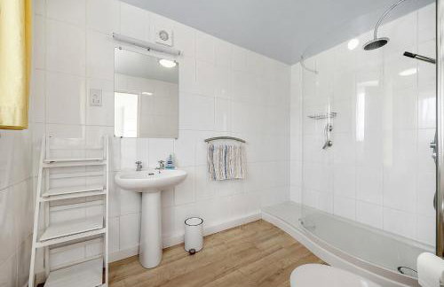 Stunning House Seconds from beach, Sleeps up to 12 - Foto 5