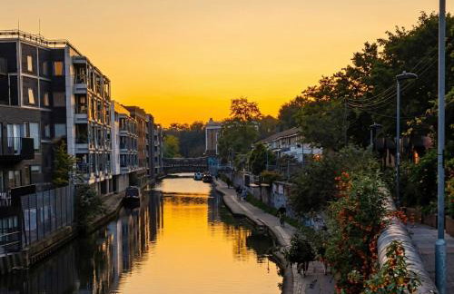 Canal View House - 2BR with Garden & Parking - Foto 2