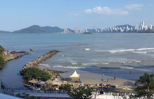 Piscina a beira-mar, tranquilidade e qualidade no melhor de BC - Foto 31