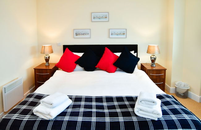 Meridian Quay Apartments - Photo 10