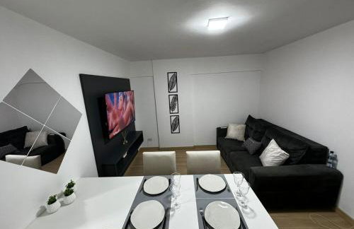 Apt charmoso bem localizado Piscina e 02 quartos Próximo rodoviária - Foto 1