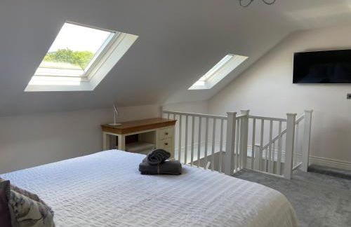 Modern 4-bed Cottage Llanwrst Town Centre & Parking - Snowdonia! near Betws-y-Coed - Photo 11