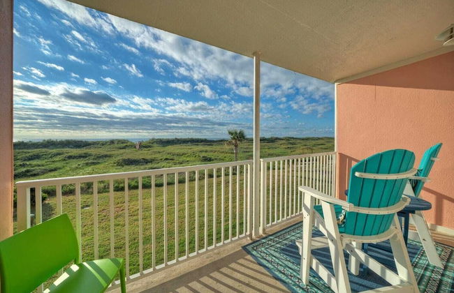 Oceanfront Condo w/ Private Balcony Pool + Tennis Bubbly Blew by Avantstay - Foto 20