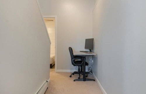 Lakefront Home with Private Beach Access & Hot Tub - Foto 57