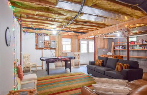 Home w outdoor spaces near Long Pond - Foto 26