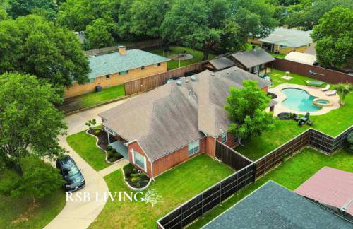 Impressive 5BR 3,5BA Holiday Home with Pool, Game Room & Cinema Room - Foto 1