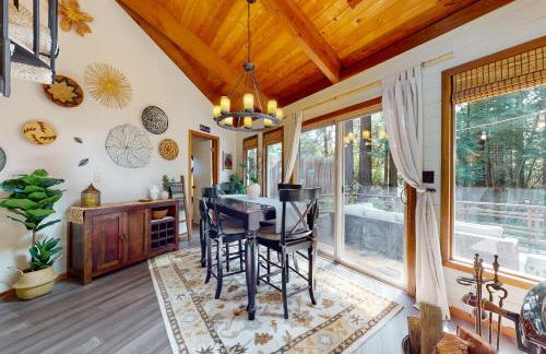 Mendocino Cozy Cabin-Large Patio Grill & Garden - Photo 6