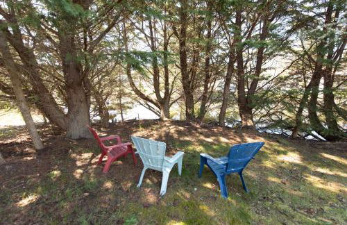 Sequim Escape with Gas Grill and Deck, Walk to Beach! - Foto 32