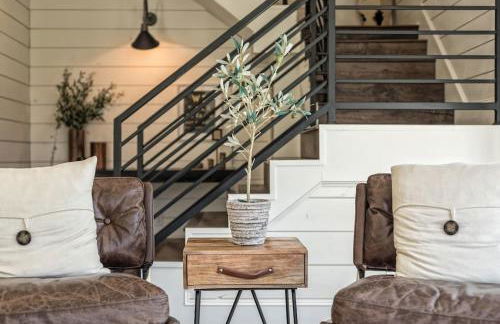 FIXER UPPER’s Original BARNDOMINIUM!! Sits on Private 16 wooded acres & lake - Foto 13