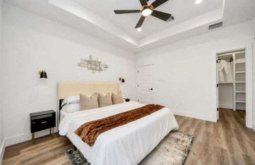 NEW! The Brandōn - Upscale Manor - Garage - Near Medical Center & NRG - Foto 8