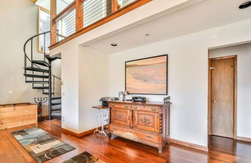 Mountain house w/ stunning views & gourmet kitchen - Foto 41