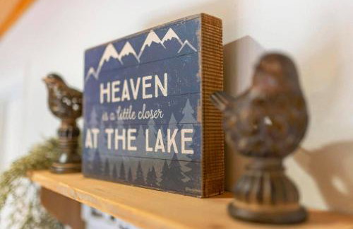 Relaxing Lakefront Retreat w/ Hot Tub & Dock - Foto 80