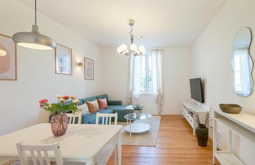 FLAIR Homes - Design Apartments with Smart-TV, Self Check-in & Free Parking - Photo 5