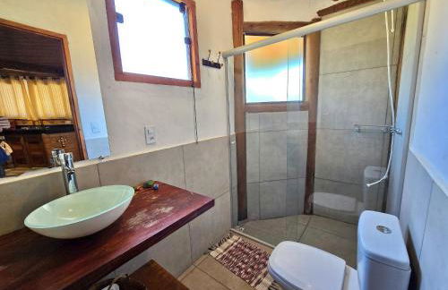 Chalezinho Mata Virgem - perto do centro e cachoeiras, cozinha completa e churrasqueira - Foto 7