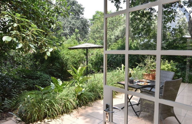 Charming Yellowwood Cottage for 2 People in Spacious Garden! - Foto 6