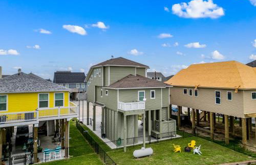 Relax And Sea NEW Luxury Canal-View Escape Gated Community Firepit and Decks - Foto 2