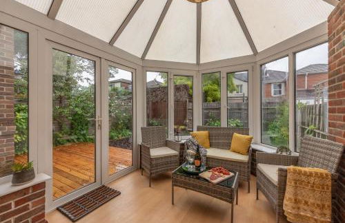 3 Bed Spacious Stylish House, Southampton - Off Road Parking & Private Garden - Sleeps 7, Close to City Centre - by Blue Puffin Stays - Photo 6