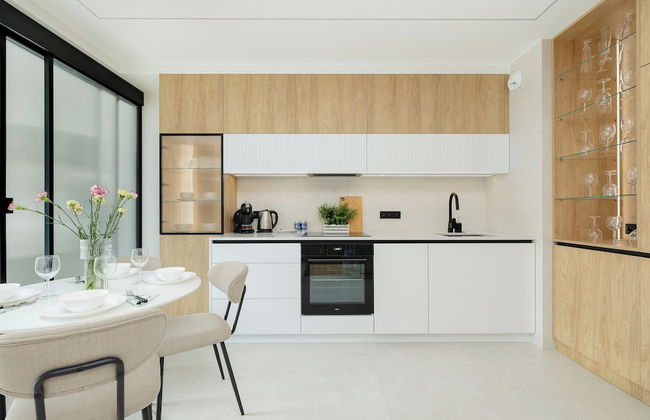 Beachside Apartment by Renters - Photo 10