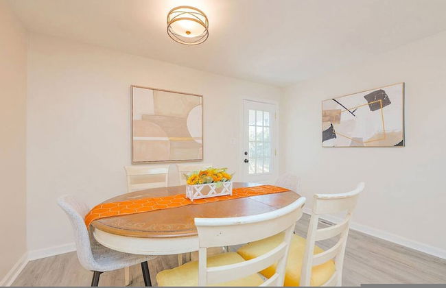 The Beehive New 4 Bedroom Listing Next to CNU - Foto 9