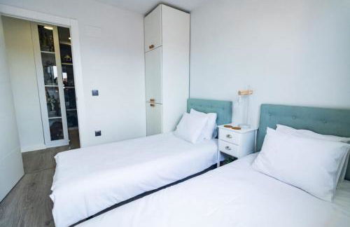 Lujoso ático entre 2 playas con garaje, terraza, vistas y wifi - Foto 26