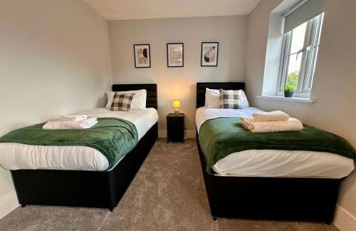Stunning 4 Bedroom, Sleeps 9, Centre Of Telford - Photo 7