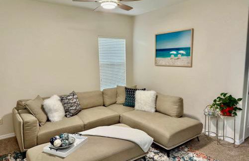 Luxury Village 4BR Pool Home near Disney Parks - Foto 13