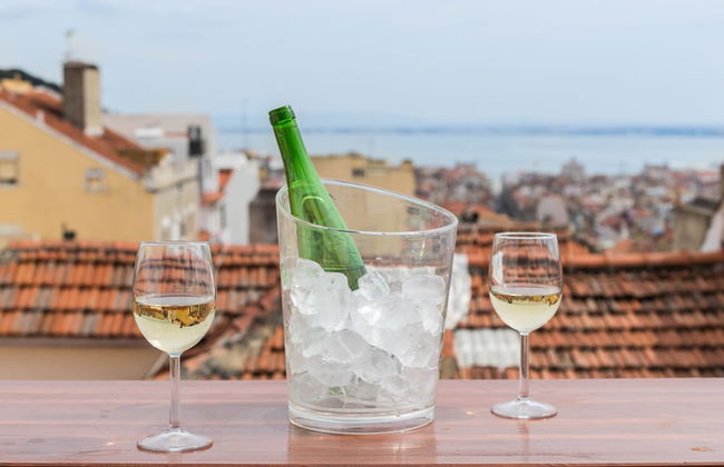 Rossio Penthouse Three-Bedroom Apartment w/ River View and Parking - by LU Holidays - Photo 33