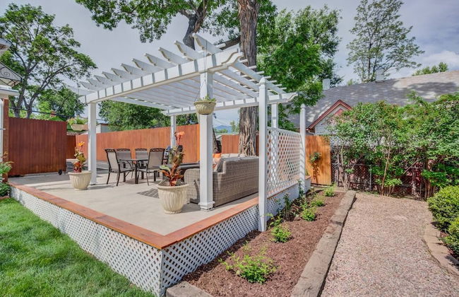 3 Bedroom Downtown with Firepit - Photo 22