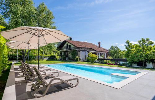 Villa Bella, villa with heated Pool - Foto 1