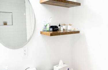 Vineyard Cottage-Pet Friendly & Walk to Oaklawn! - Foto 42