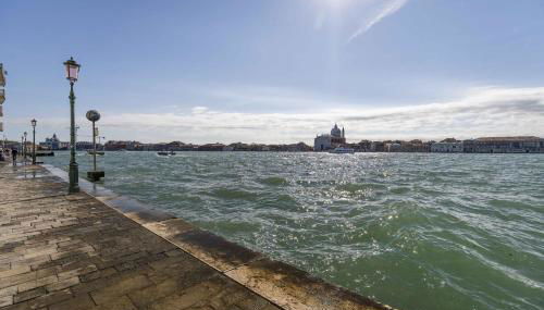 Venice Guggenheim Apartment by Wonderful Italy - Photo 4