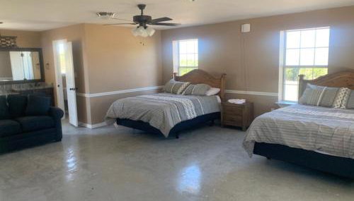 Hitching Post - Photo 3