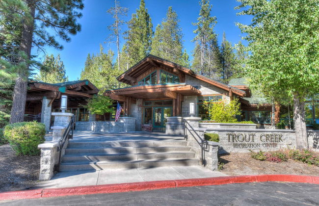 Truckee Pines Retreat Game Room & Forest Views - Foto 38