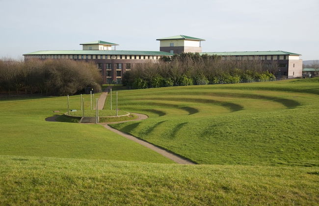 Campbell Park by ShortstayMK - Photo 28