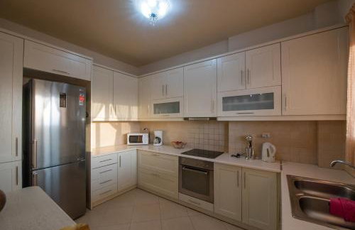 Grand Suites with Private Pools - Photo 39