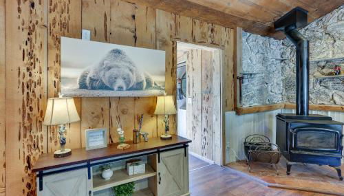 9 Mi to Bass Lake Cabin with Fire Pit in Wishon! - Foto 5