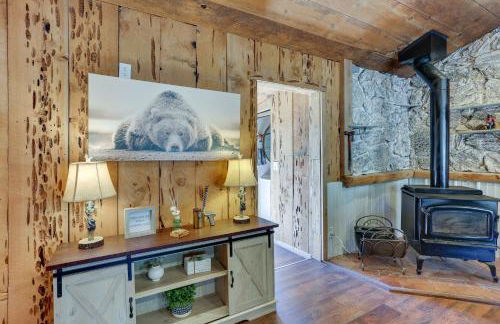 9 Mi to Bass Lake Cabin with Fire Pit in Wishon! - Foto 5