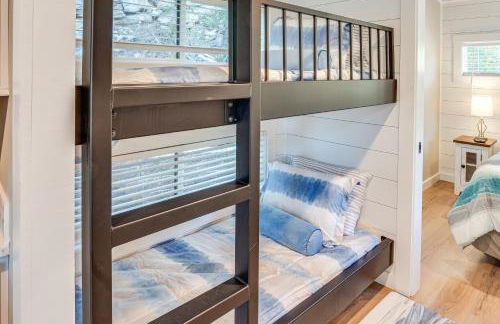 Deck, Grill and Fishing Pond Modern Cookeville Gem - Foto 3