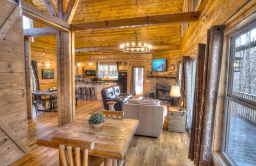Luxury Cabin Sleeps 8 with creekside fire pit near Helen GA - Foto 7