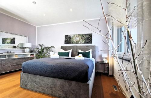 BohnApartments Luxury Villa Berlin - 210qm - Wintergarten - Kamin - 4 kostenlose Parkplätze - 6 Schlafzimmer - Neubau - Luxusausstattung - Foto 2