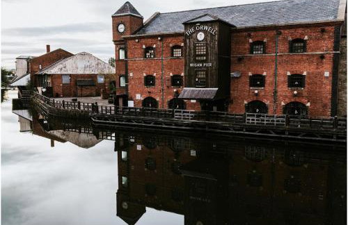 Cosy Central 2-Bed Flat City View & Parking - Foto 25