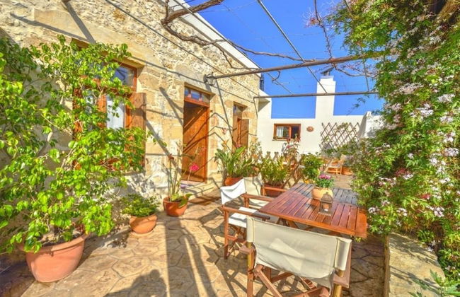 Picturesque Traditional Stone House - Foto 1