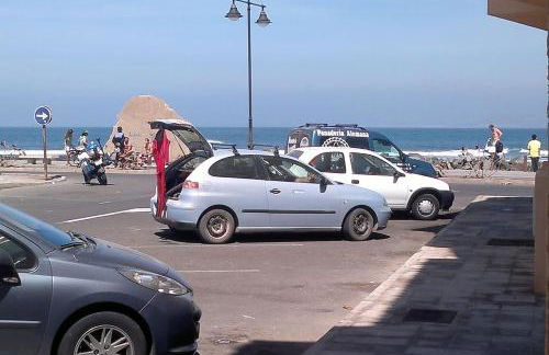 MY OCEAN HOME !!! Breathtaking location, Steps to the ocean, Spacious sea view, Fully Equipped and Well-Furnished with Private Entrance and High-Speed Fiber Optic Internet - Photo 34