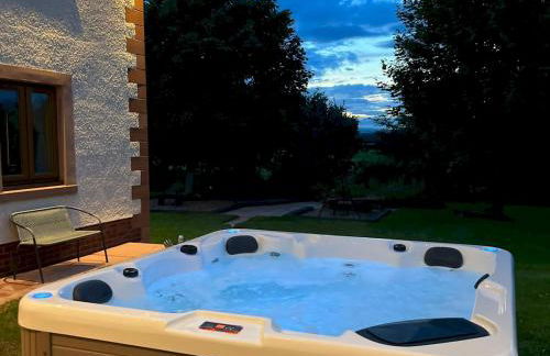 Spectacular 7BR House Hot Tub and Gardens in Gretna - Pass the Keys - Foto 76